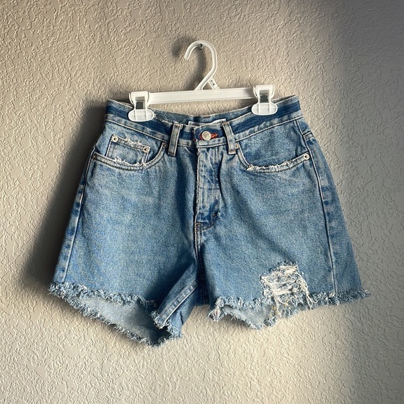 Denim shorts TOMMY HILFIGER (4)distressed - Picture 2 of 15